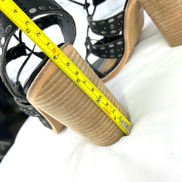 •|•DOLCE VITA•| Black Leather Studded Gladiator Sandals Size 9 w/ 4" Heel - Picture 15 of 16